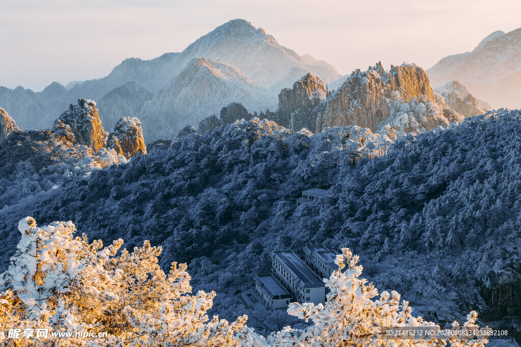 冬日山林雪景壮美风光