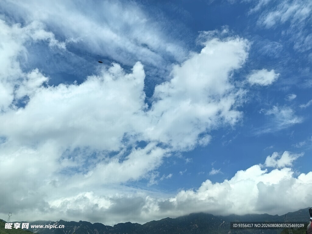 蓝天白云