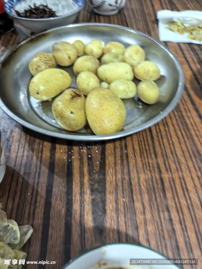 一盘美味水煮小土豆