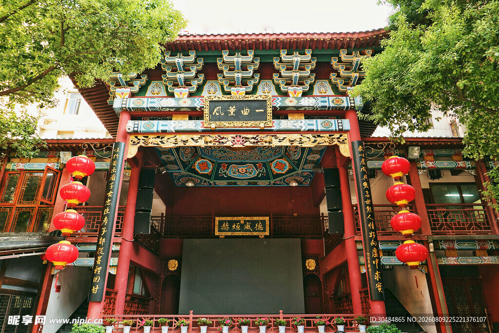 中式古戏台