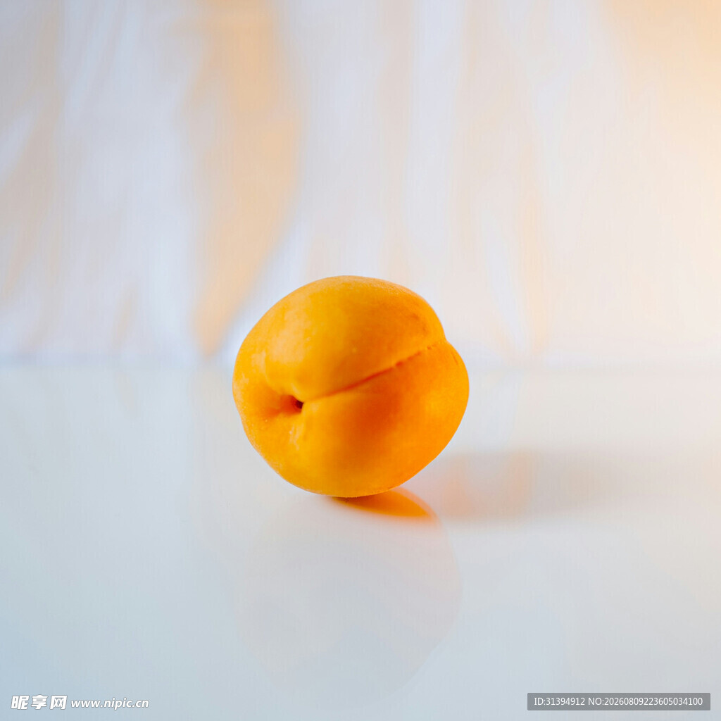 单个黄杏特写