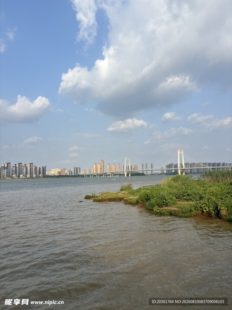 河畔风光
