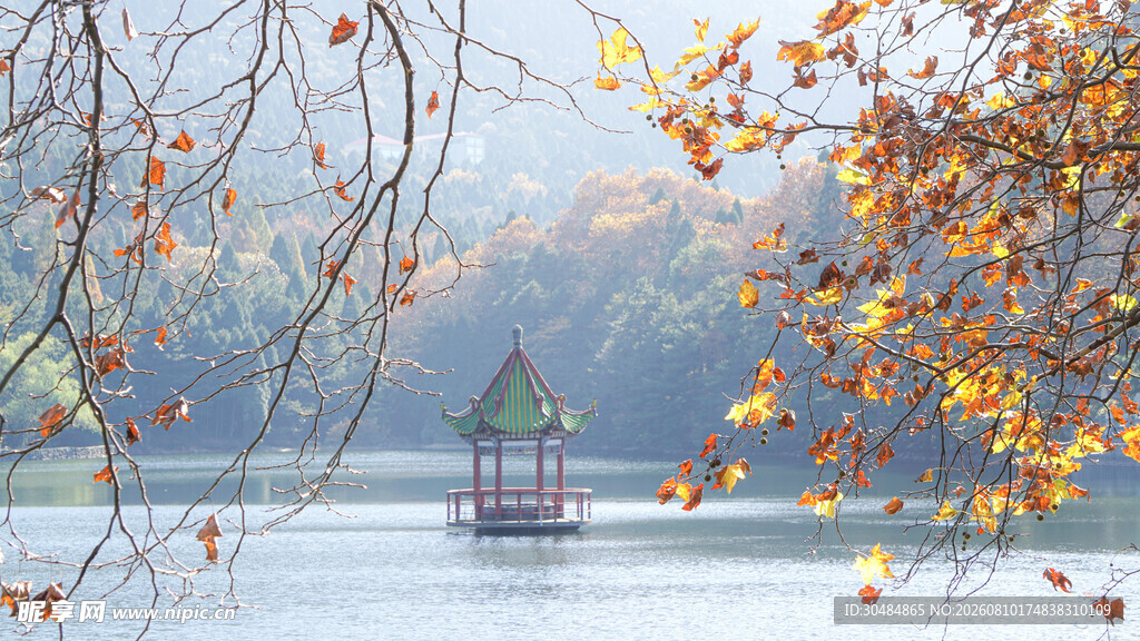 九江庐山芦林湖秋景 