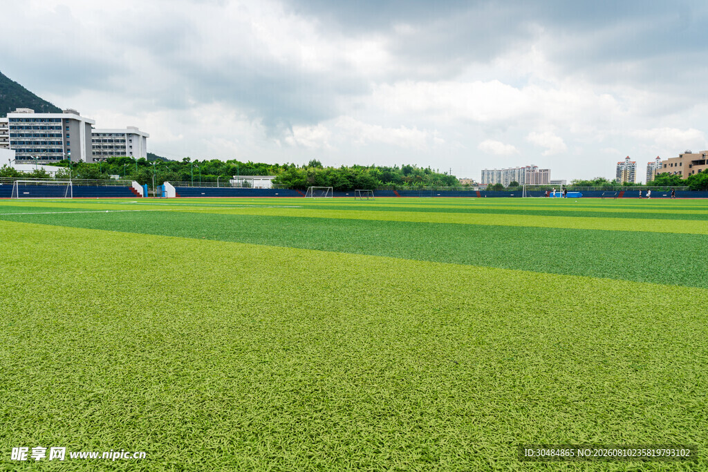 厦门集美大学绿茵草地