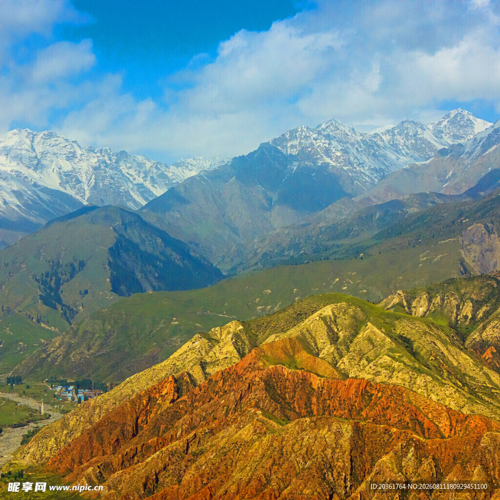 壮丽多彩的山峦美景