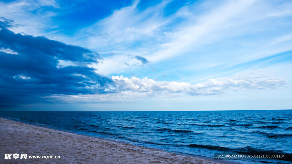 海边蓝天美景