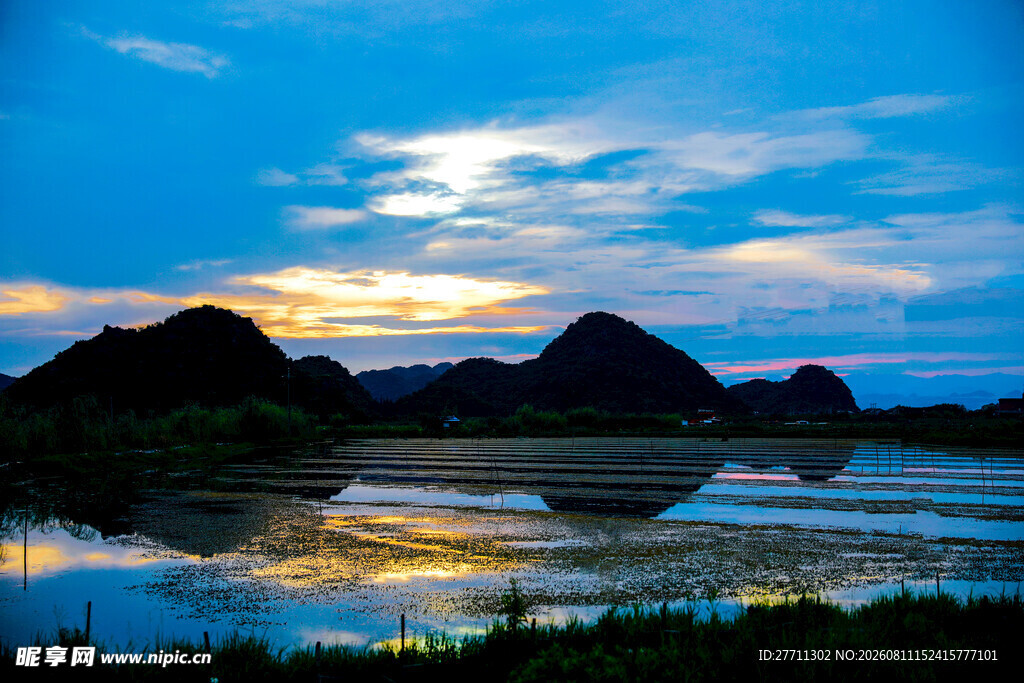湖畔黄昏美景