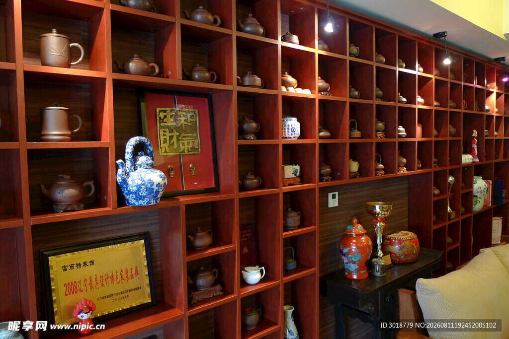 中式茶室茶具陈列展示
