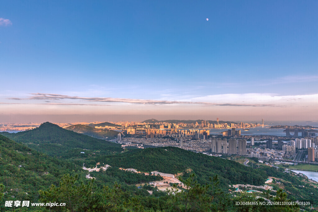厦门城市山峦的壮美景观