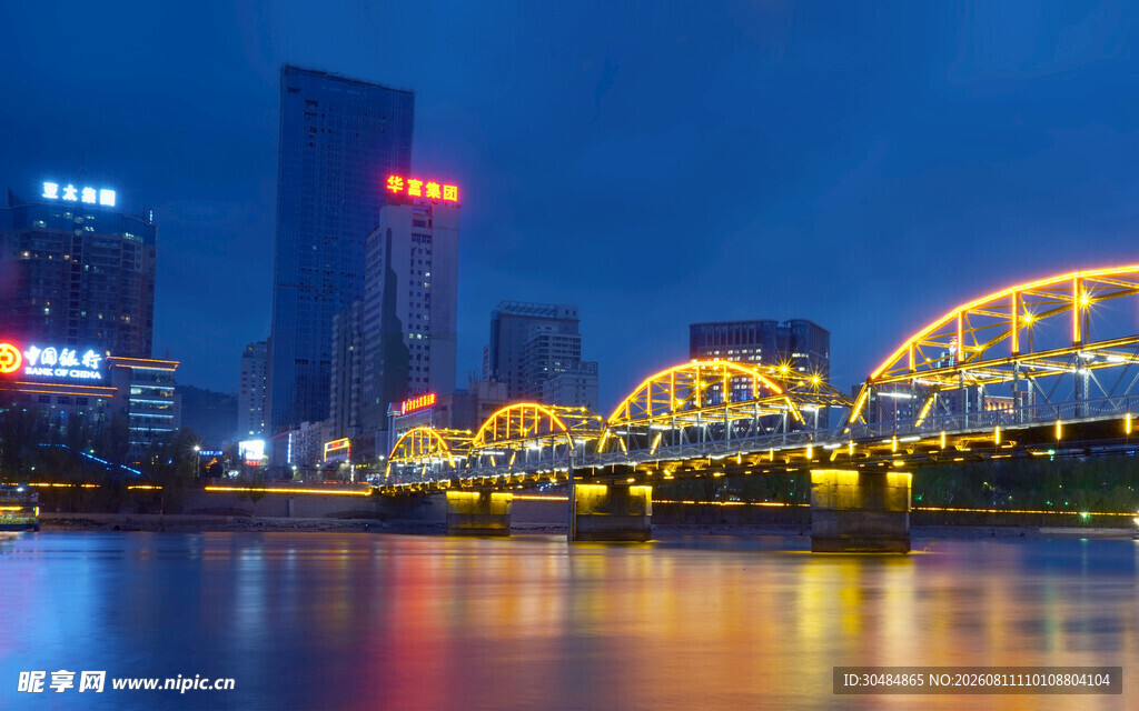兰州古建筑中山桥夜景