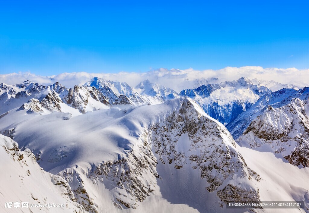 壮丽雪山景观