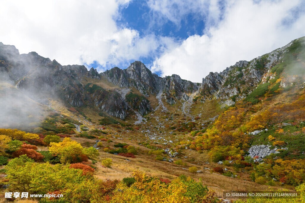 秋日山间美景