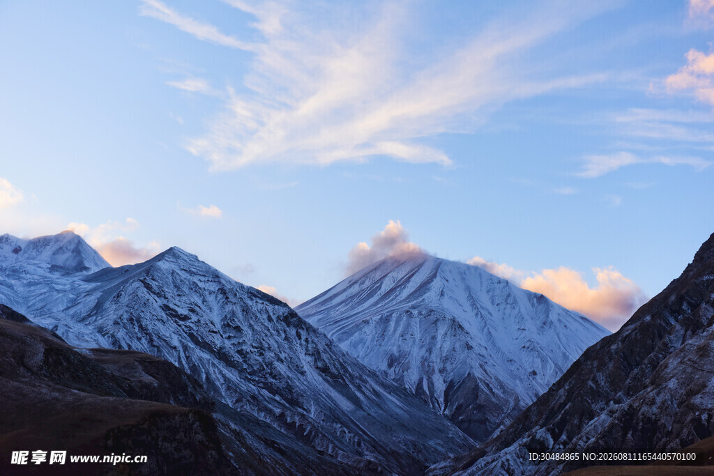 雪山壮丽风光