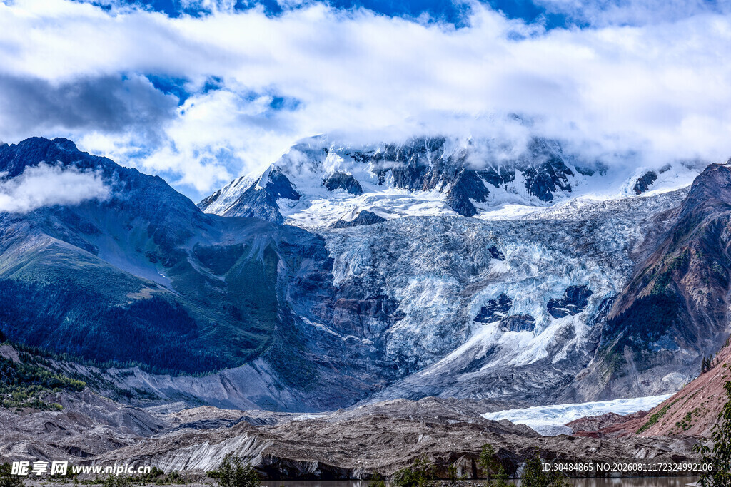 壮丽雪山冰川景观