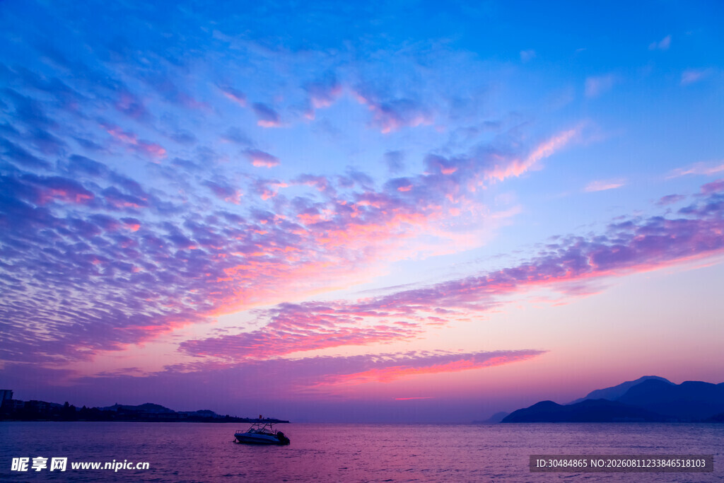 海边绚丽晚霞美景