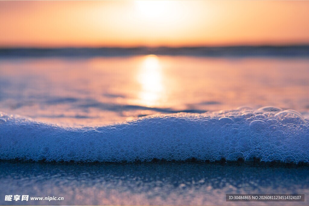 海边日落海浪美景