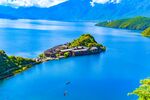 美丽湖心岛 山水相映成趣