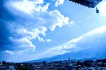 高空俯瞰城市与壮丽天空