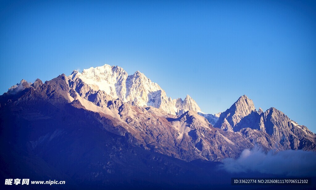 壮丽雪山美景