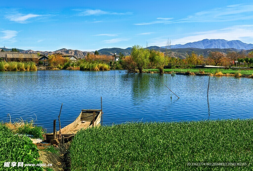 湖畔田园风光 宁静美景