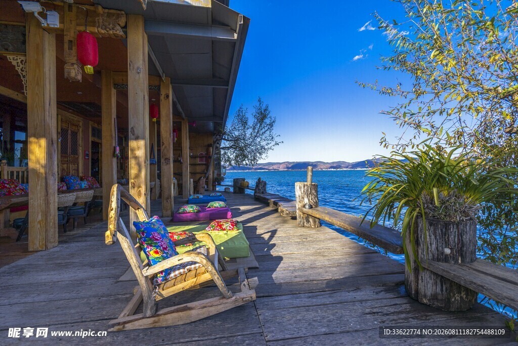 海边木屋惬意休闲露台