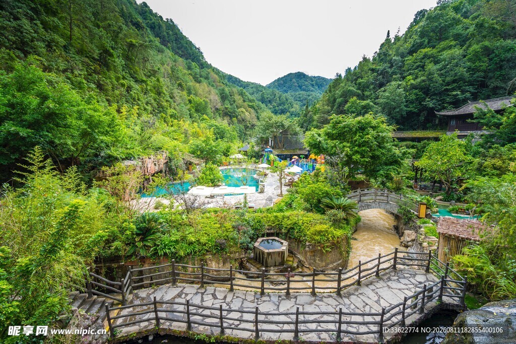 山间度假 自然美景相伴