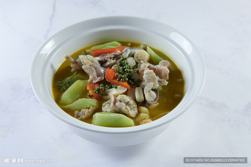 美味特色牛蛙蔬菜汤