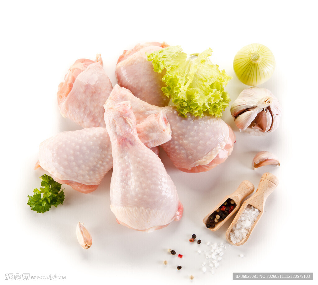 新鲜生鸡腿与配料组合