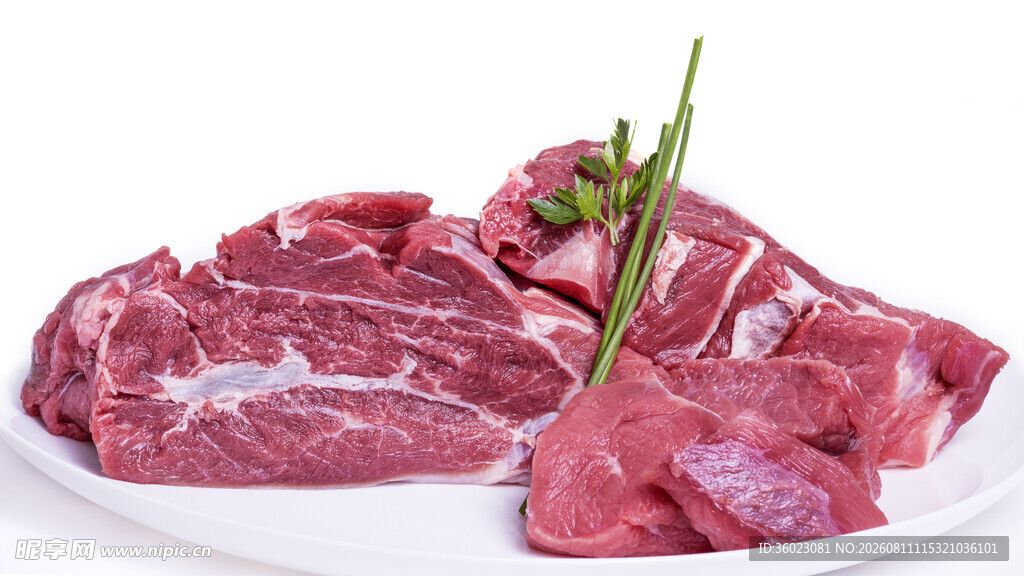 新鲜生羊肉摆盘特写