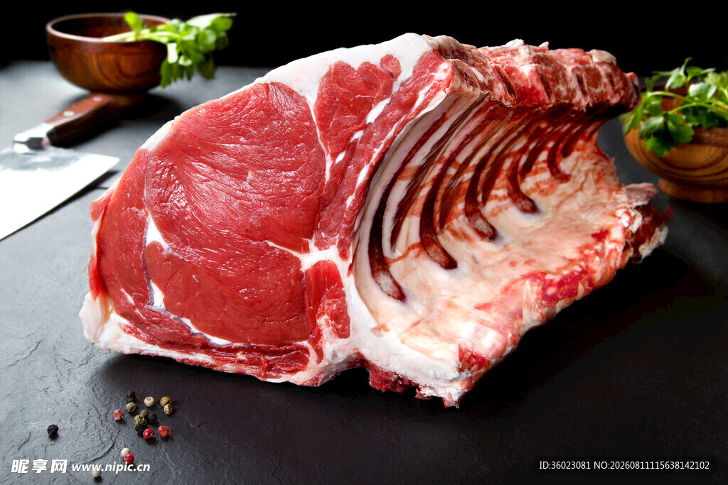 新鲜生牛排肉质纹理诱人