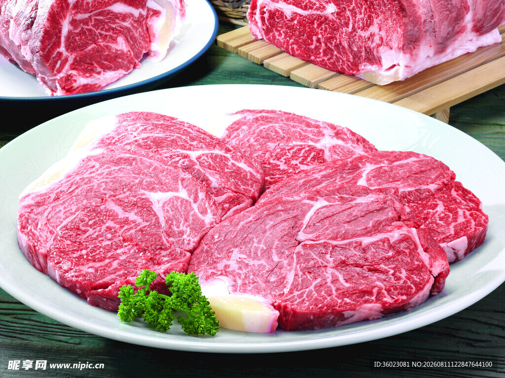 新鲜牛肉牛排展示