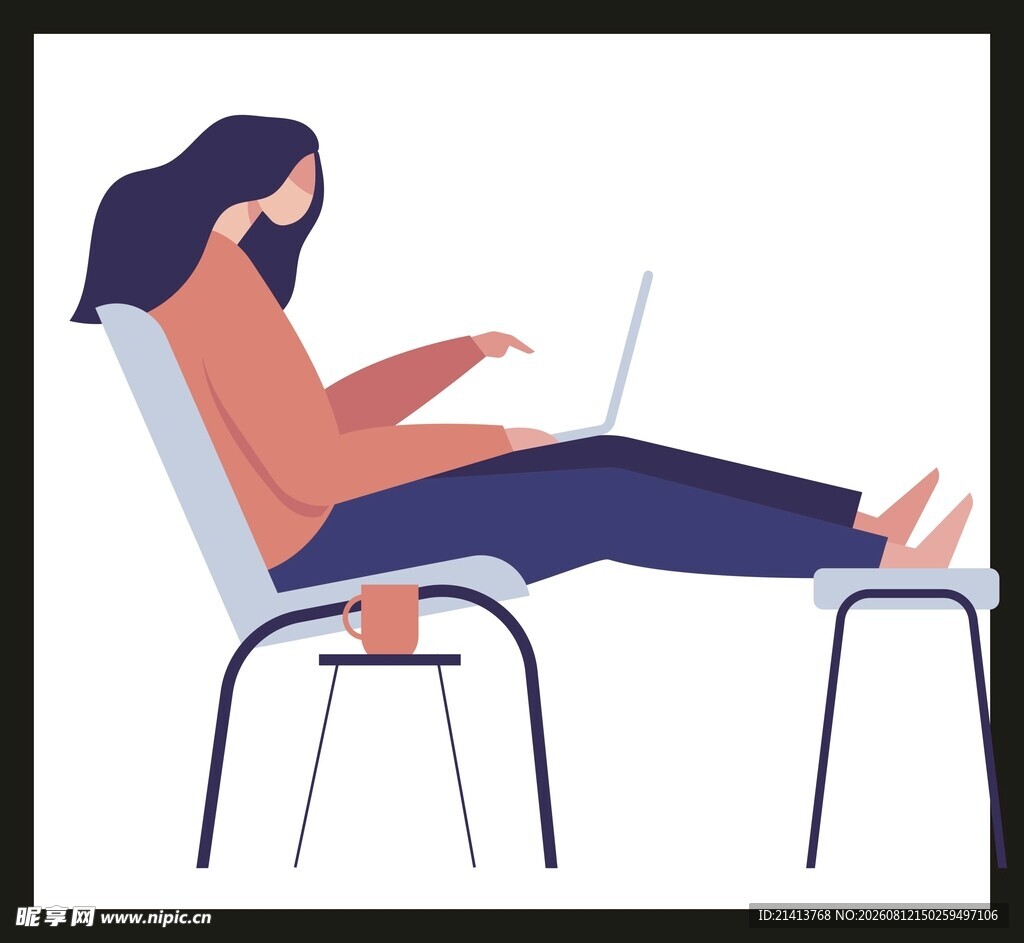 女子惬意地坐着用笔记本电脑