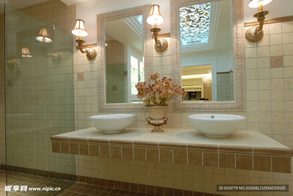 现代优雅双洗手台浴室