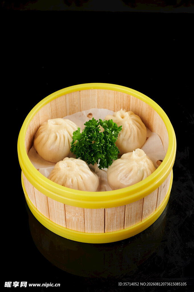 小笼包鲜香美味的中式点心