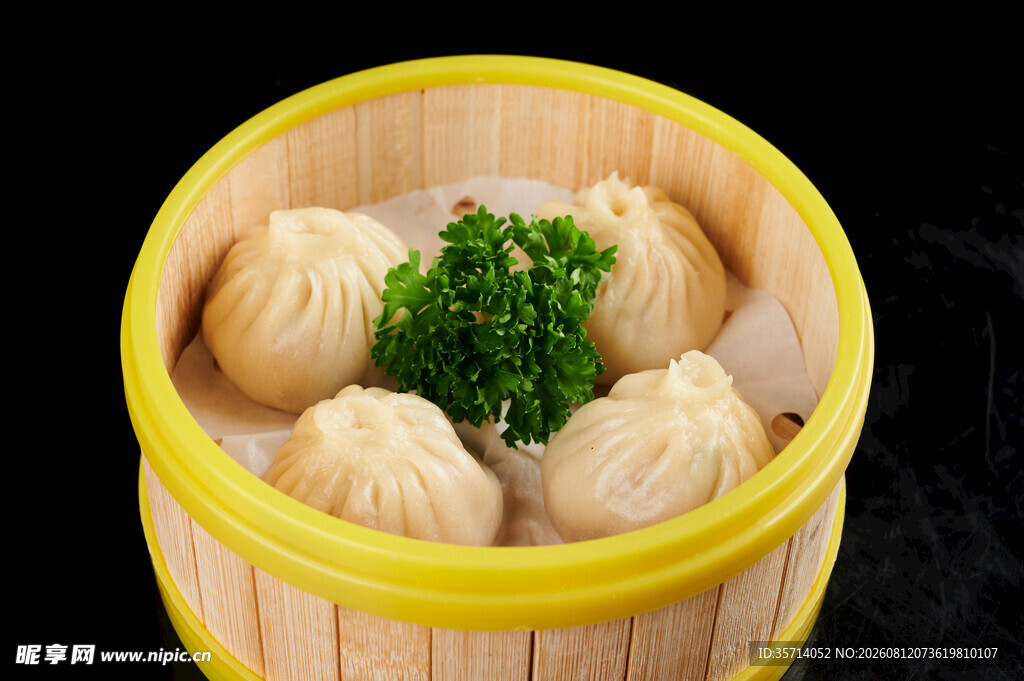 竹笼里的美味小笼包