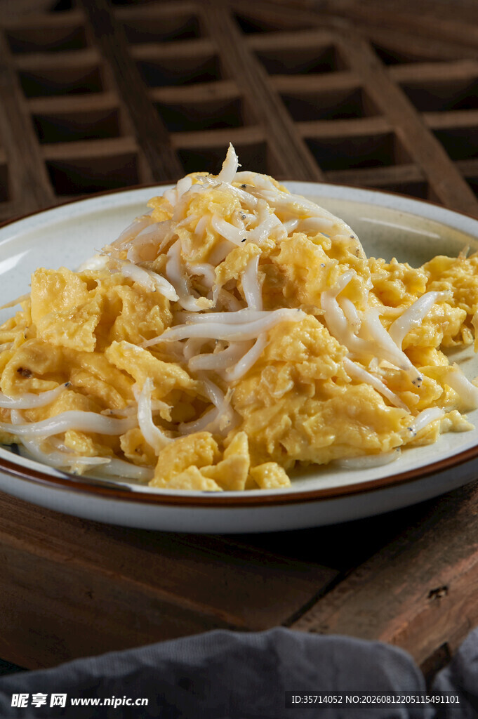 美味炒鸡蛋配爽口银鱼