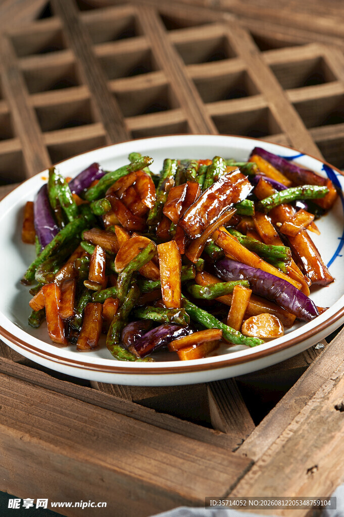美味彩椒炒茄子