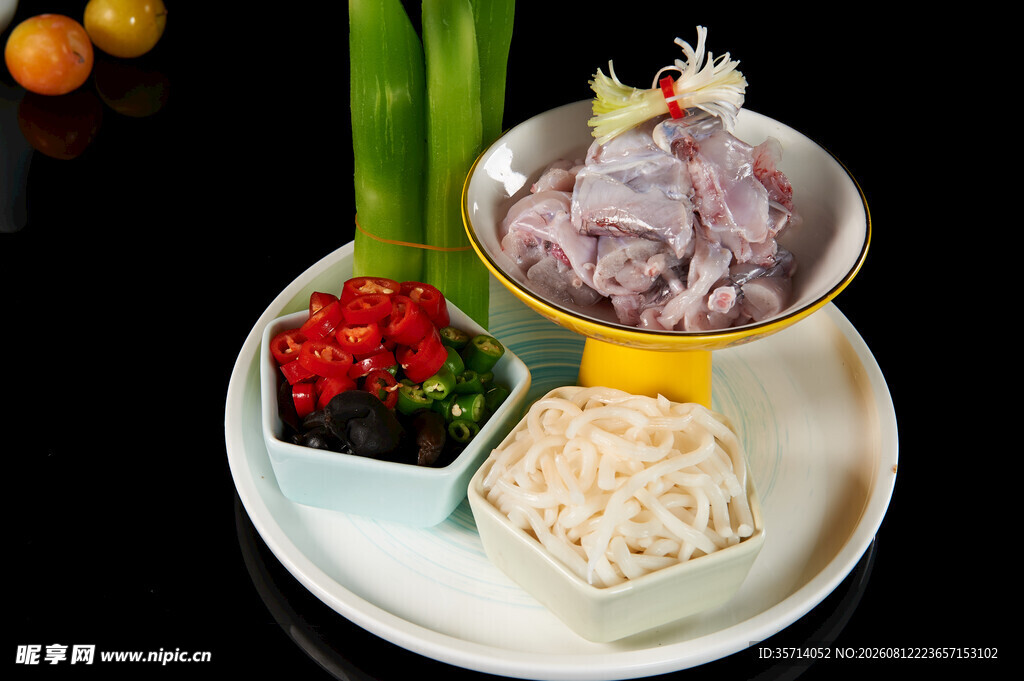 剁椒牛蛙 多样食材
