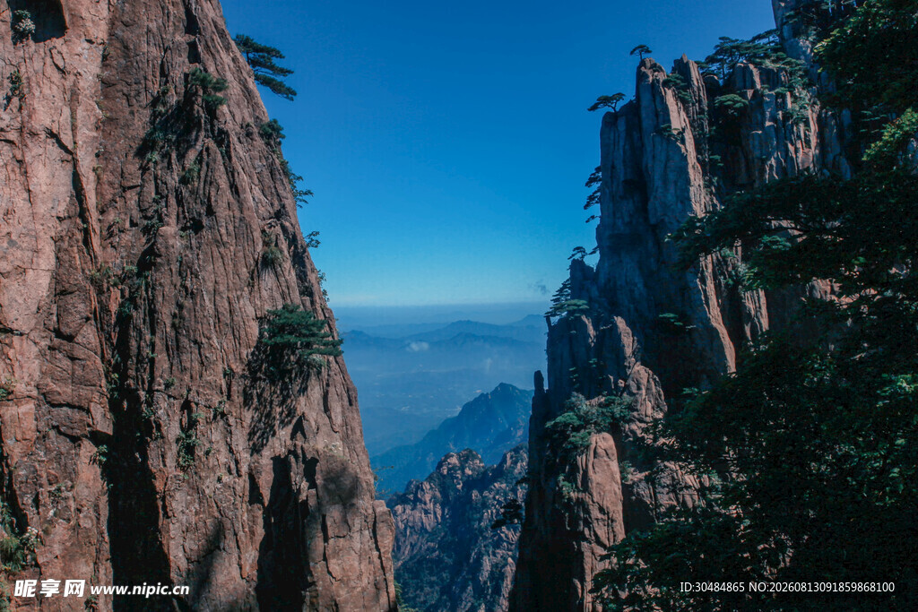 壮丽黄山奇峰景观