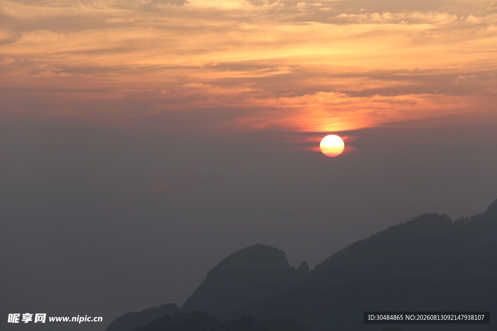夕阳下的黄山美景