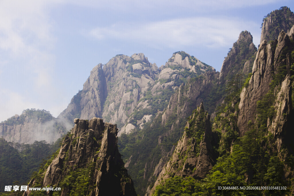壮丽黄山奇峰景观