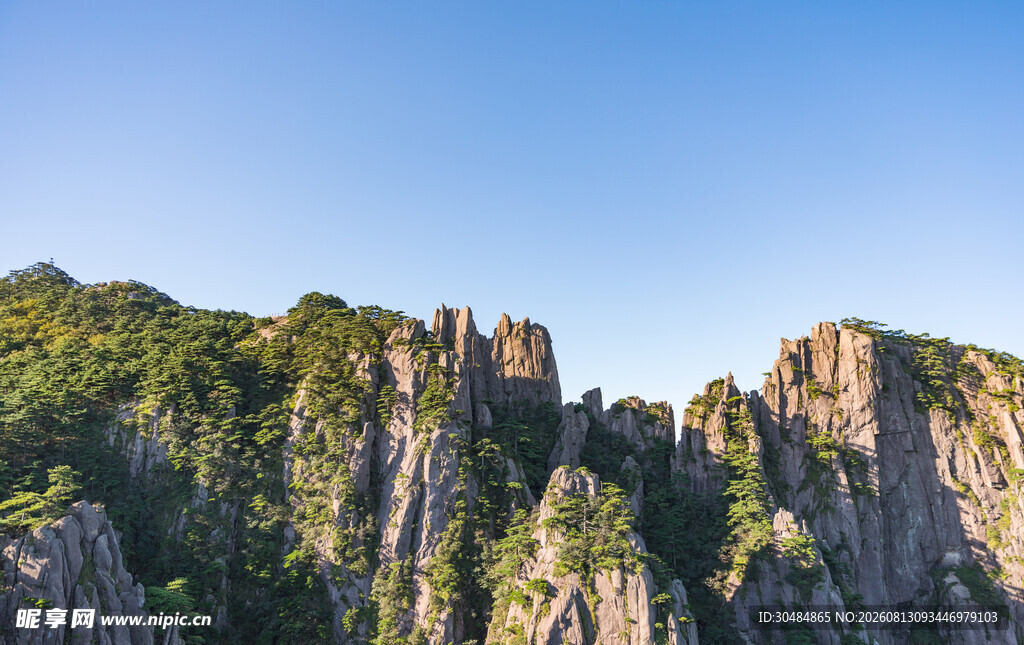 黄山壮丽奇峰景观