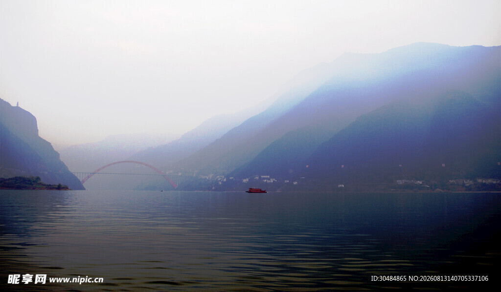 山水朦胧景