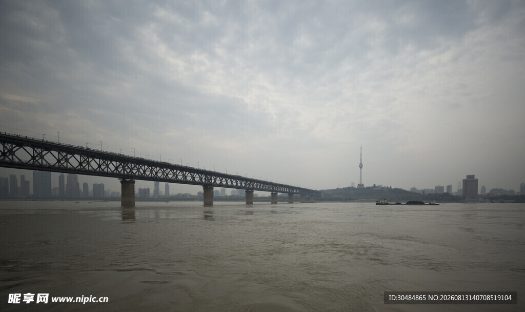 江上大桥远景