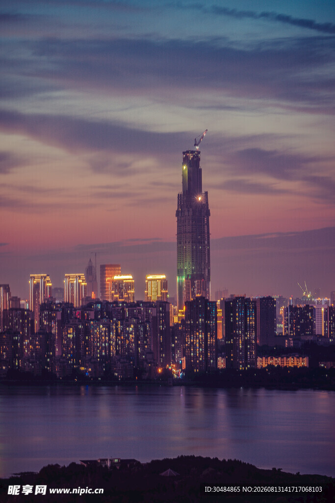 城市黄昏天际线美丽景观