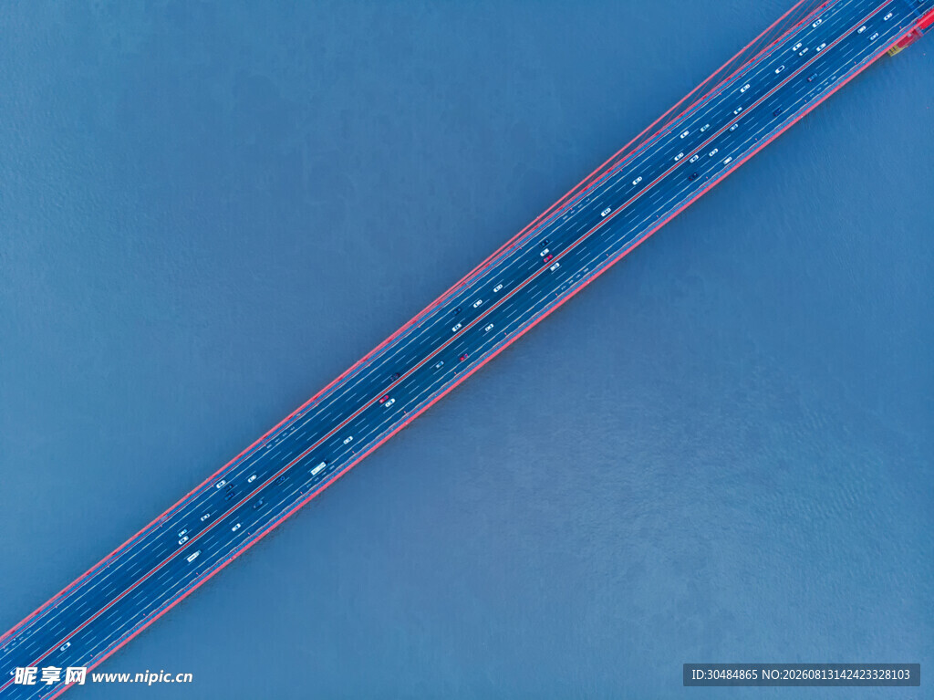 高空俯瞰蓝色道路景观