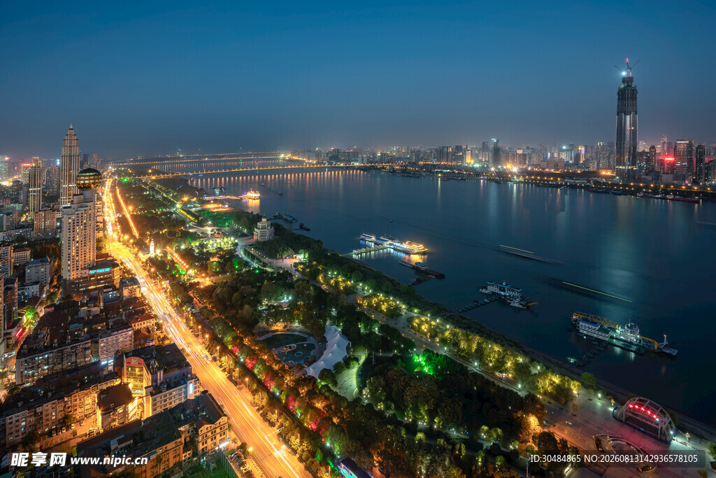城市夜景河畔璀璨风光
