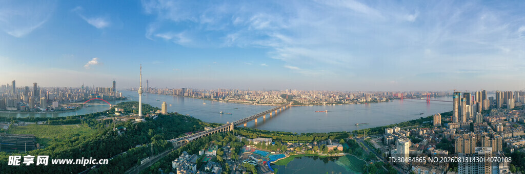城市江景全景风光