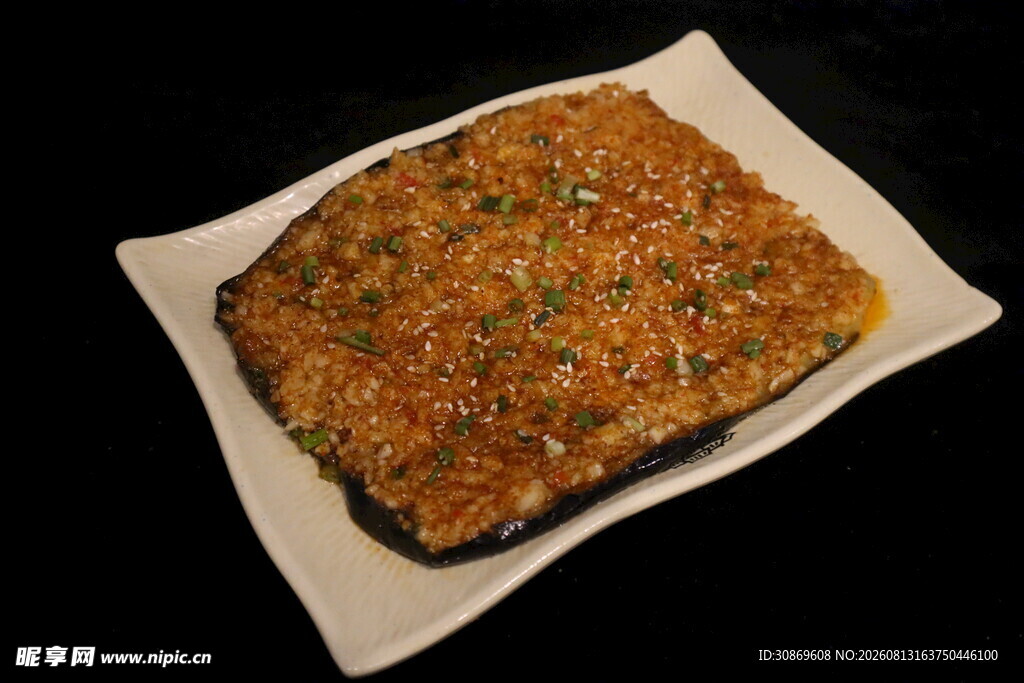 美味烤制肉酱茄子