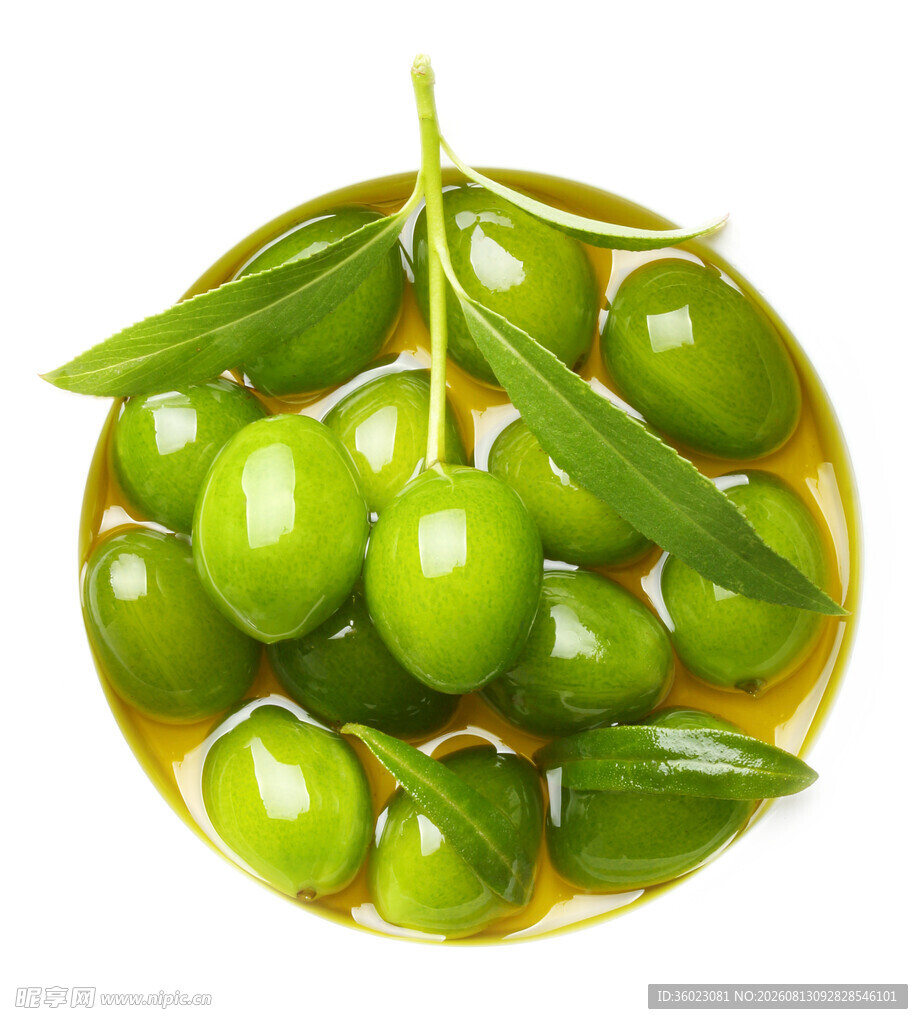 碗中鲜嫩青橄榄